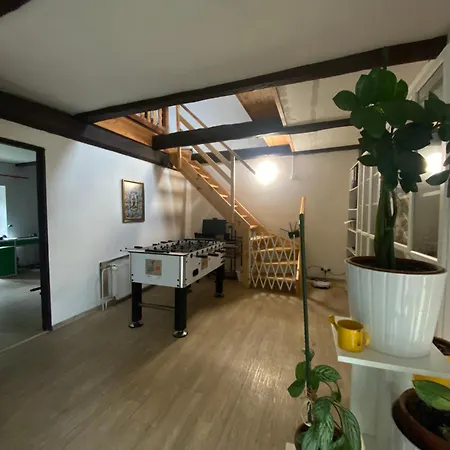 Underhillhouse *