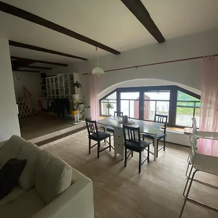 Underhillhouse Homestay