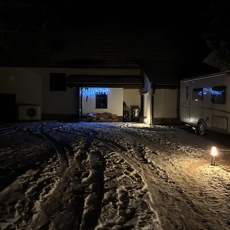 Privatunterkunft Underhillhouse *