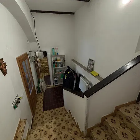 Underhillhouse * Libesice