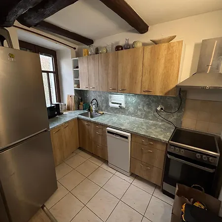 Underhillhouse * Libesice